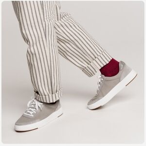 Kizik Women's Size 9.5 Wide Gray Canvas And Suede Slip-on Sneakers